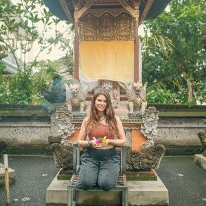 Meet your Posher, Yasmin